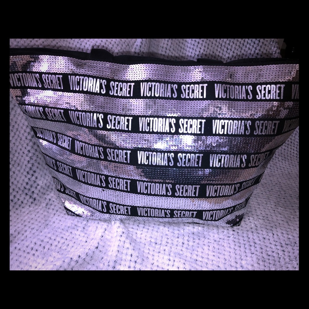 Victoria’s Secret Travel tote